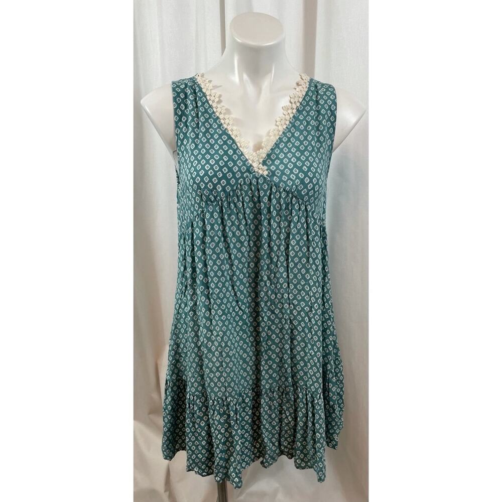 Kori Tunic V Neck Light Blue White Lace Sleeveless Diamond Print